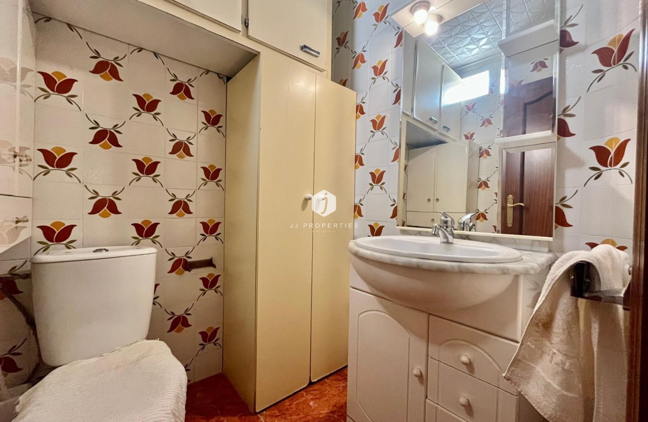 D'occasion - Appartement -
Torrevieja - Centro