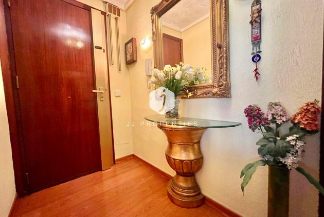 D'occasion - Appartement -
Torrevieja - Centro