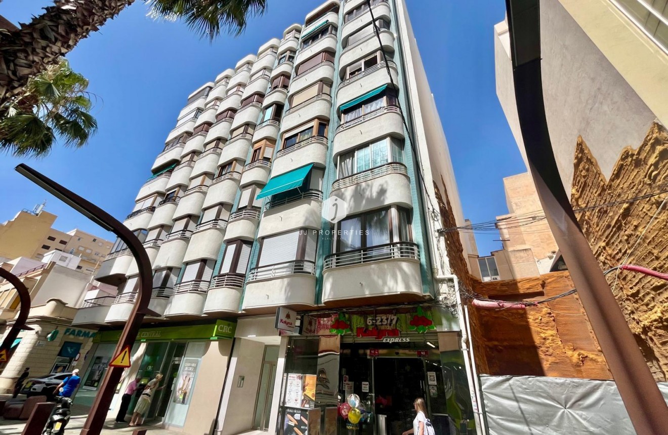 D'occasion - Appartement -
Torrevieja - Centro