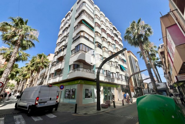 D'occasion - Appartement -
Torrevieja - Centro