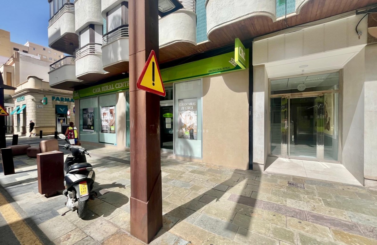 D'occasion - Appartement -
Torrevieja - Centro