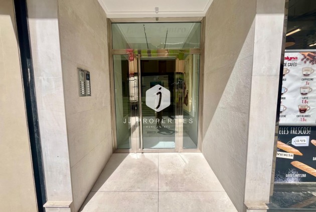 D'occasion - Appartement -
Torrevieja - Centro