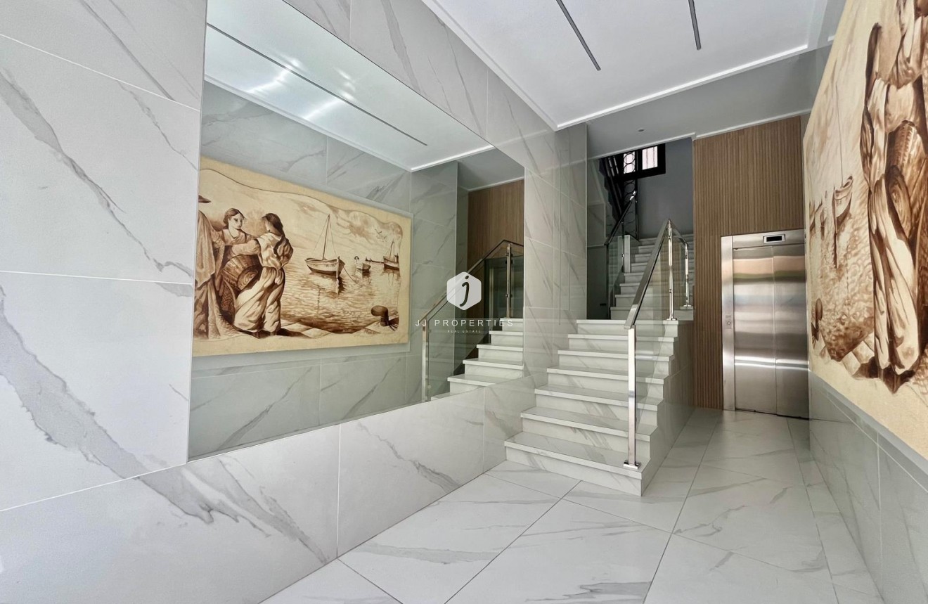 D'occasion - Appartement -
Torrevieja - Centro