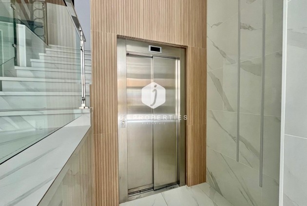 D'occasion - Appartement -
Torrevieja - Centro