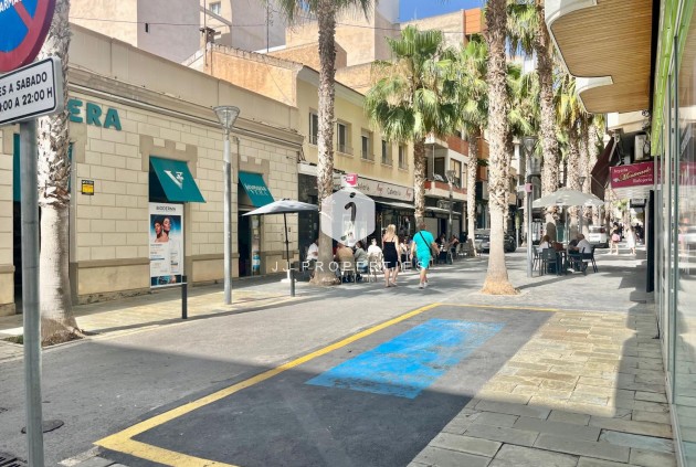 D'occasion - Appartement -
Torrevieja - Centro