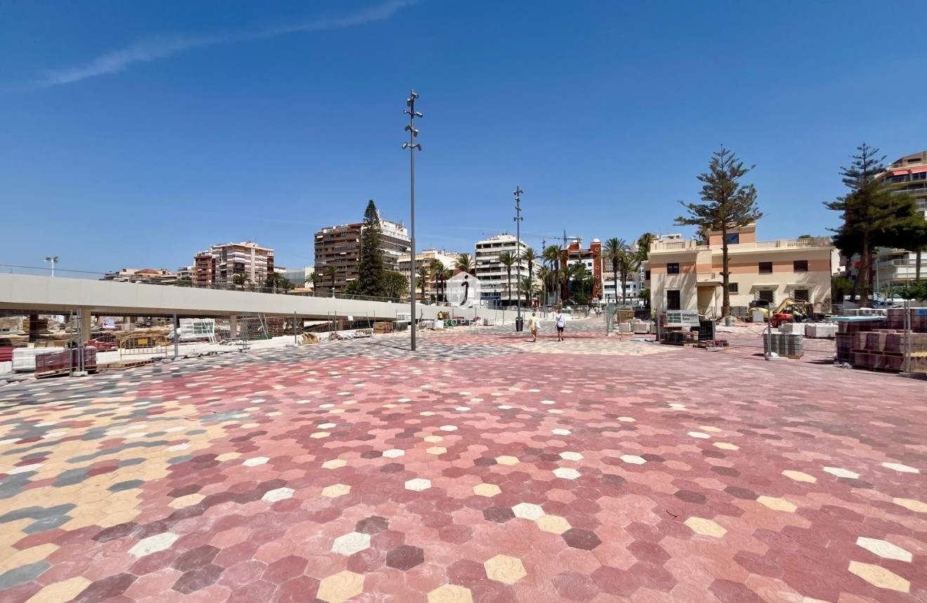 D'occasion - Appartement -
Torrevieja - Centro