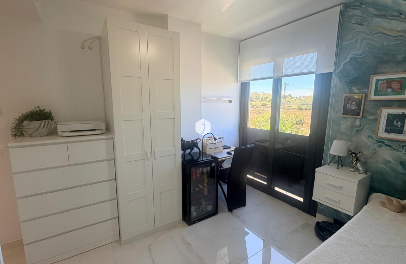 Aus zweiter Hand - Wohnung -
Los Altos - Costa Blanca