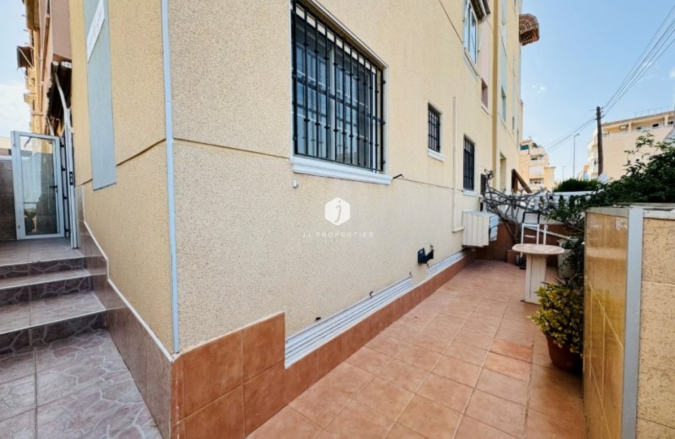Resale - Apartment / flat -
La Mata - Costa Blanca