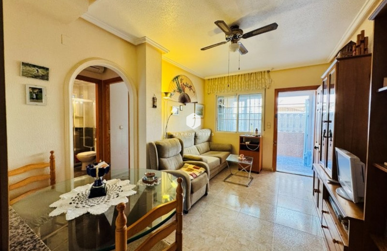 Resale - Apartment / flat -
La Mata - Costa Blanca