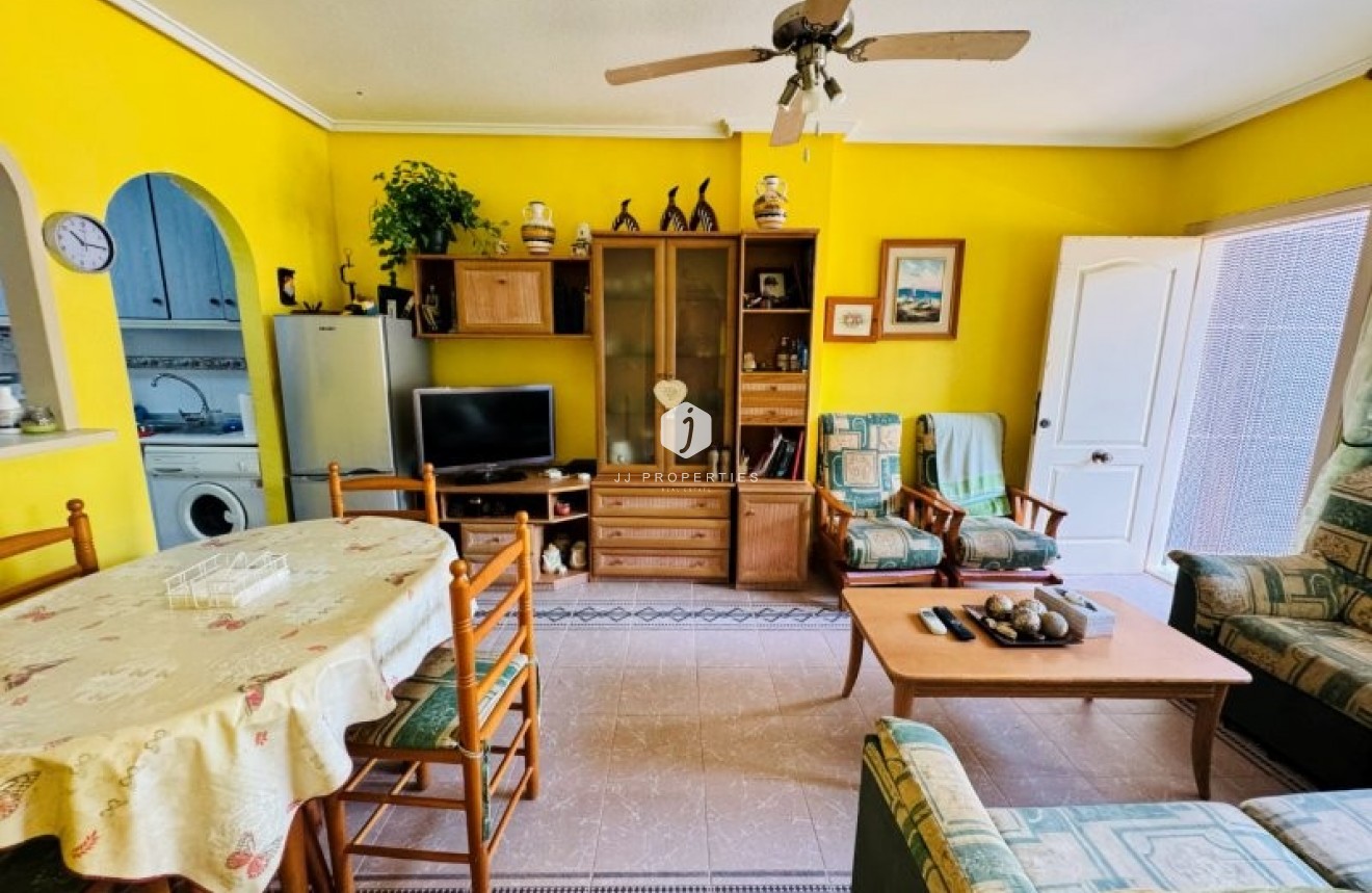 Resale - Apartment / flat -
La Mata - Costa Blanca