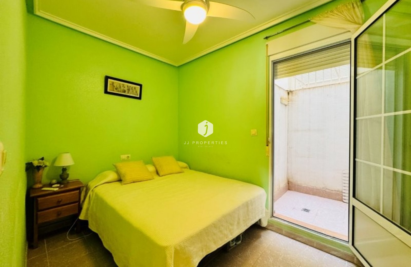 Resale - Apartment / flat -
La Mata - Costa Blanca