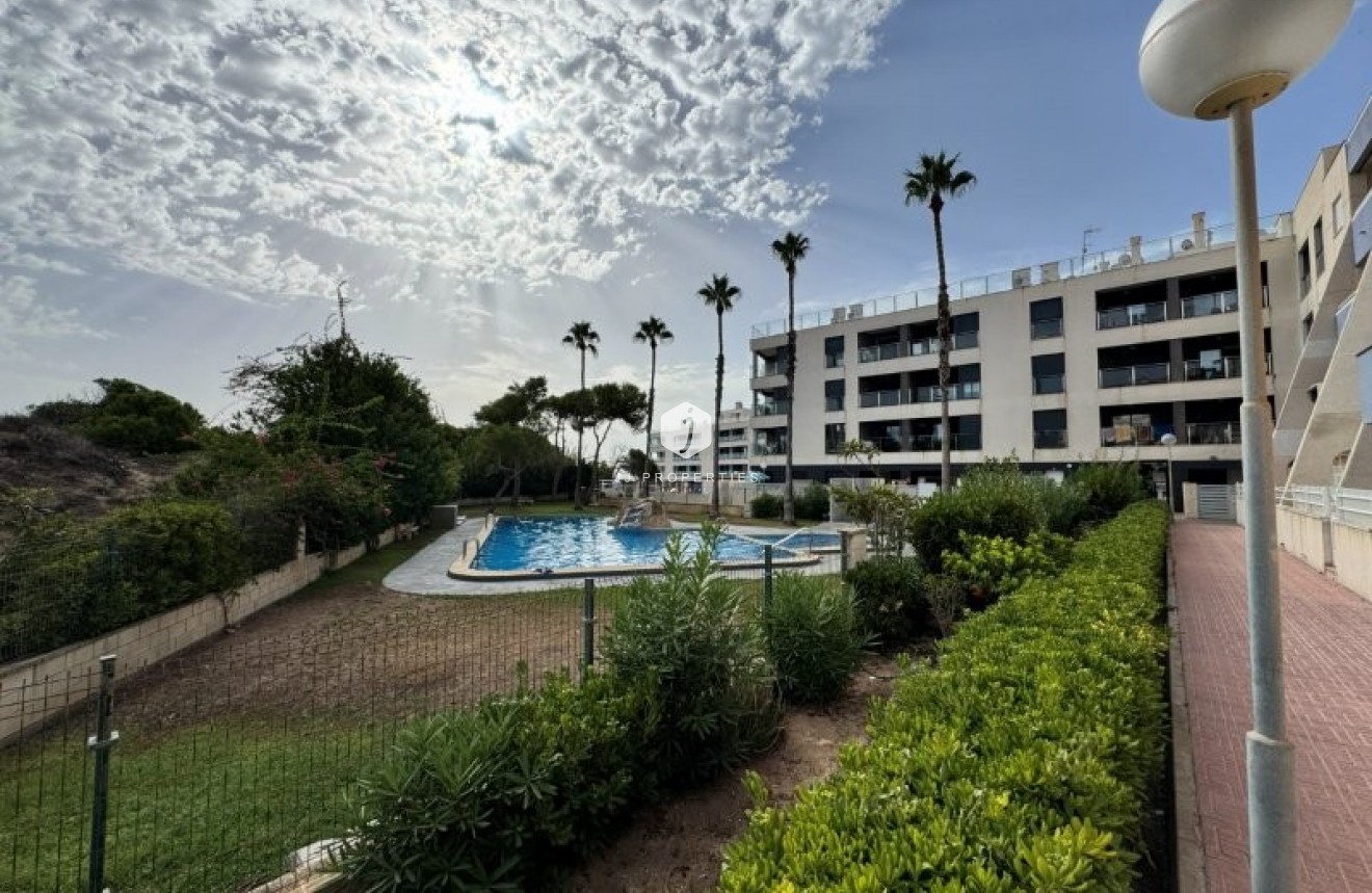 Resale - Apartment / flat -
La Mata - Costa Blanca