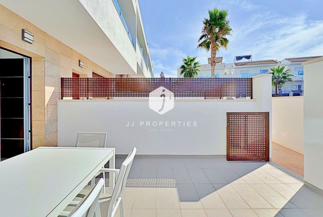 Z drugiej ręki - Szalet -
Torrevieja - Costa Blanca