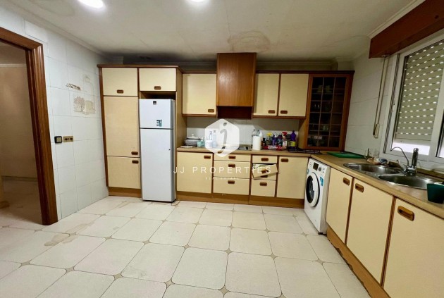 Resale - Apartment / flat -
Torrevieja - Centro