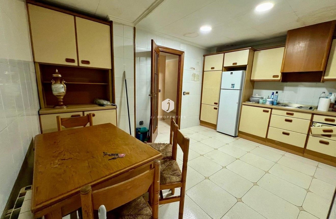 Resale - Apartment / flat -
Torrevieja - Centro