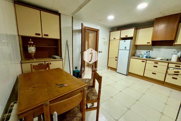 Resale - Apartment / flat -
Torrevieja - Centro