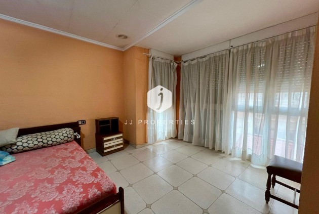Resale - Apartment / flat -
Torrevieja - Centro