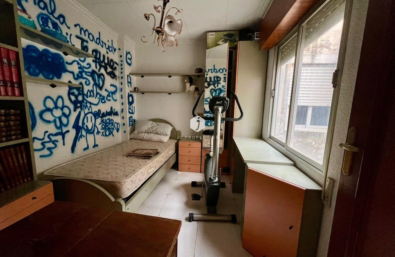 Resale - Apartment / flat -
Torrevieja - Centro