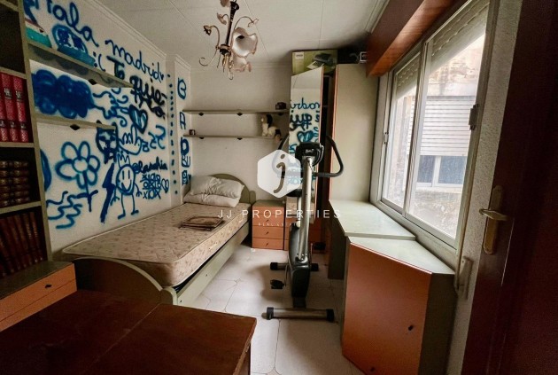 Resale - Apartment / flat -
Torrevieja - Centro