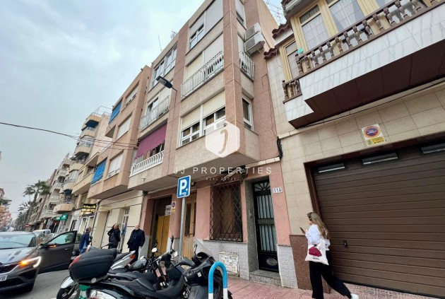 Resale - Apartment / flat -
Torrevieja - Centro