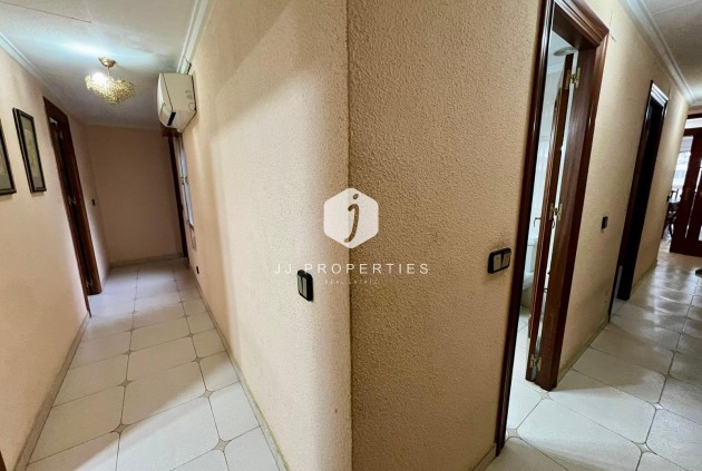 Resale - Apartment / flat -
Torrevieja - Centro