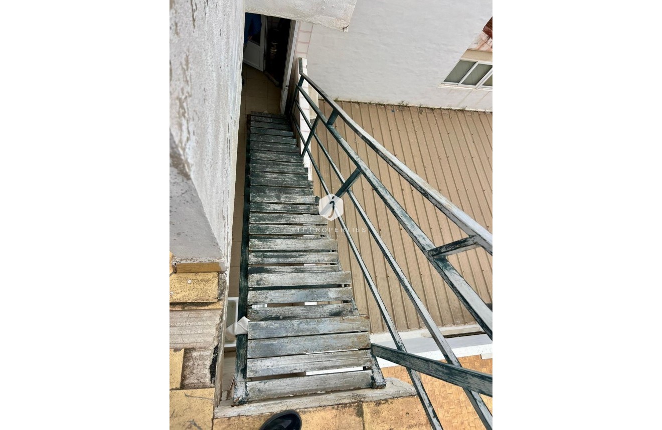 Resale - Apartment / flat -
Torrevieja - Centro