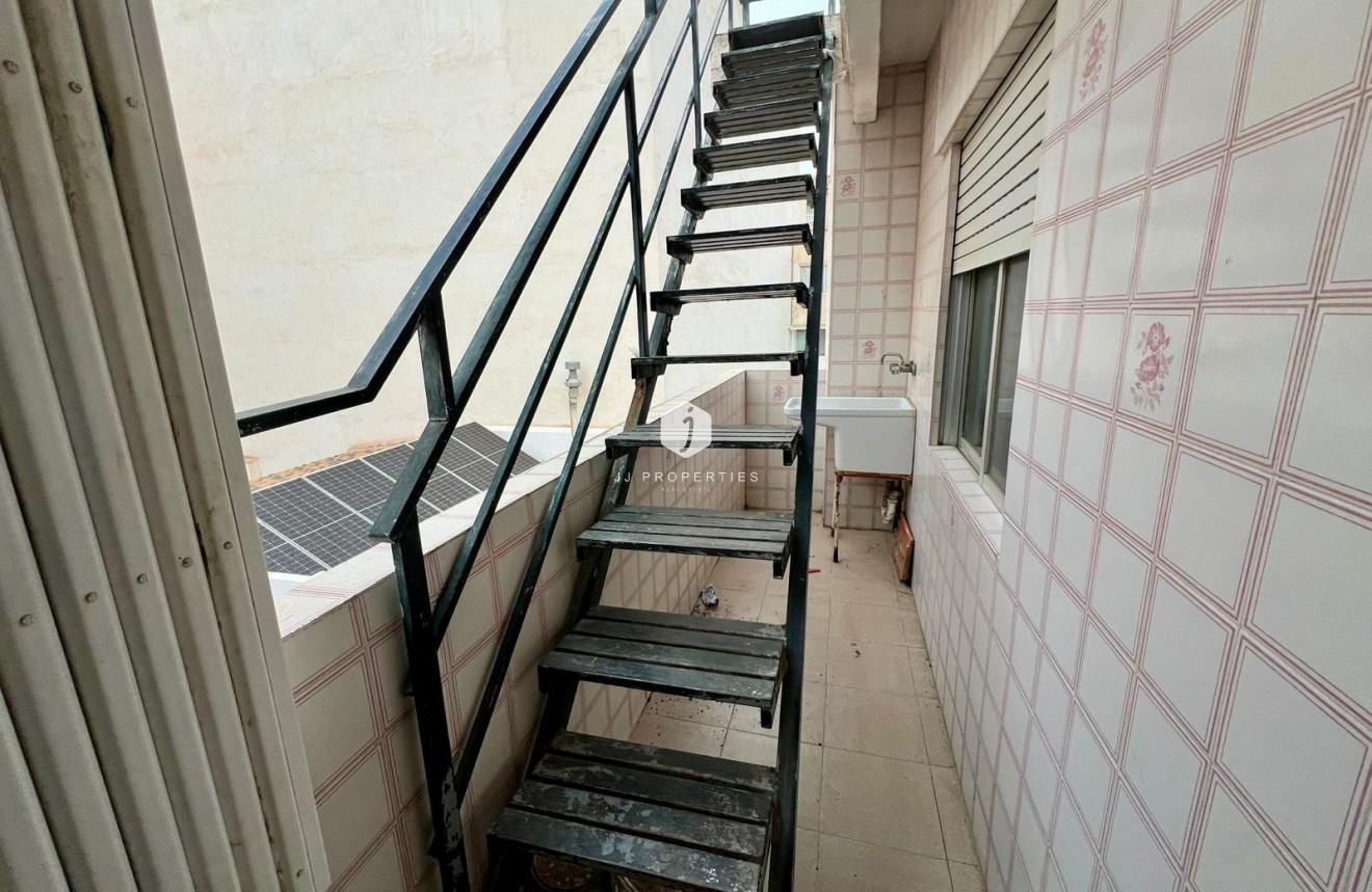 Resale - Apartment / flat -
Torrevieja - Centro