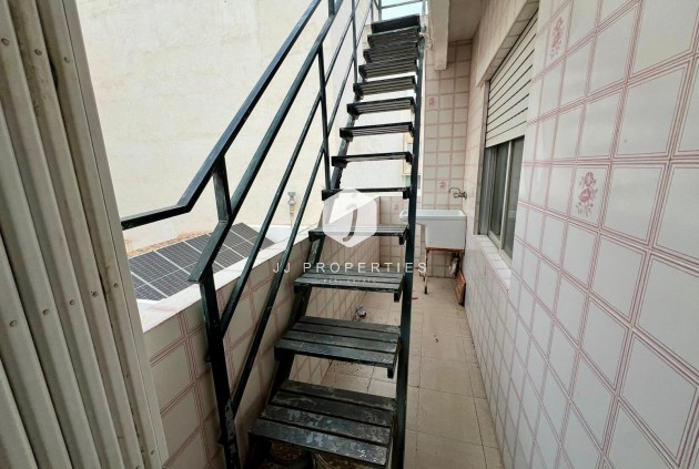 Resale - Apartment / flat -
Torrevieja - Centro