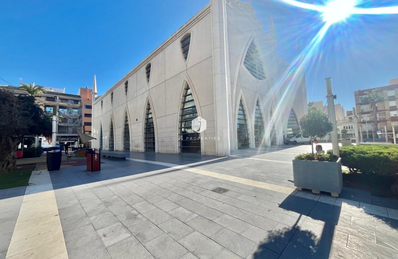 Resale - Apartment / flat -
Torrevieja - Centro