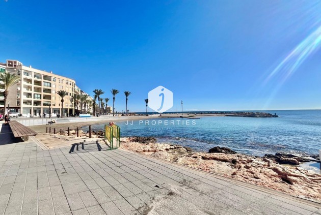 Resale - Apartment / flat -
Torrevieja - Centro
