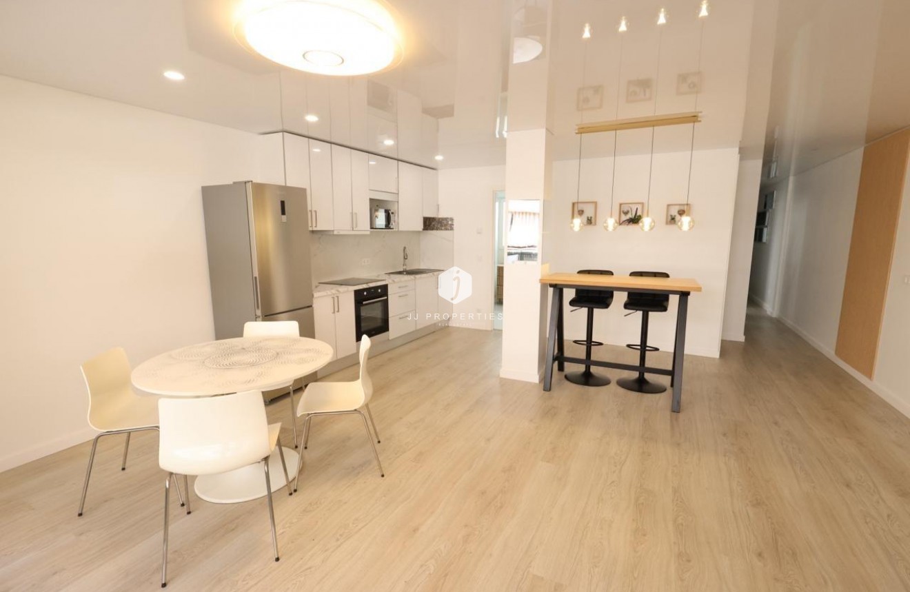 Tweedehands - Appartement / flat -
Torrevieja - Costa Blanca