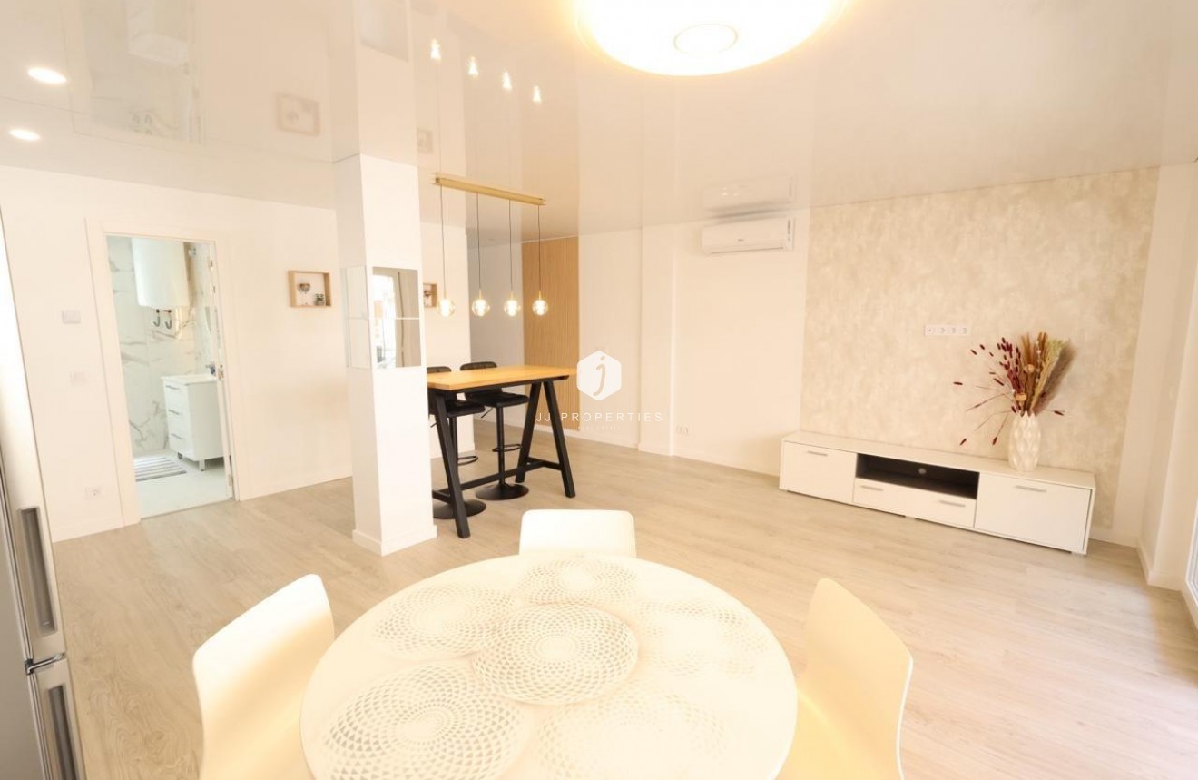 Tweedehands - Appartement / flat -
Torrevieja - Costa Blanca