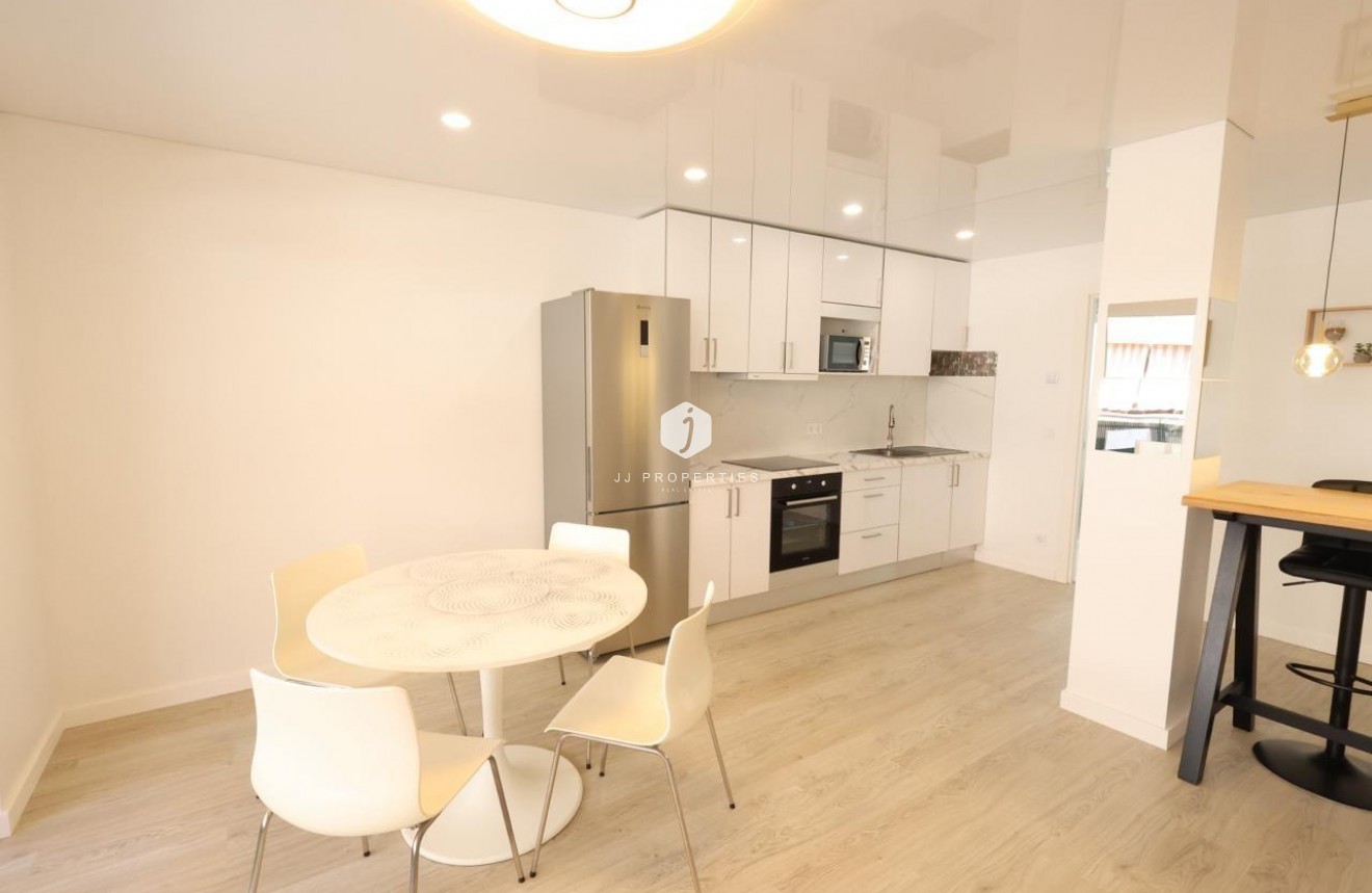 Tweedehands - Appartement / flat -
Torrevieja - Costa Blanca