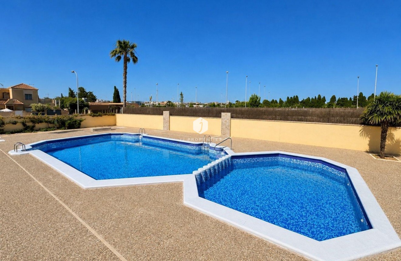 Resale - Bungalow -
Torrevieja - Carrefour