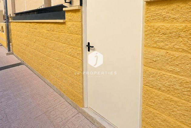 Resale - Bungalow -
Torrevieja - Carrefour