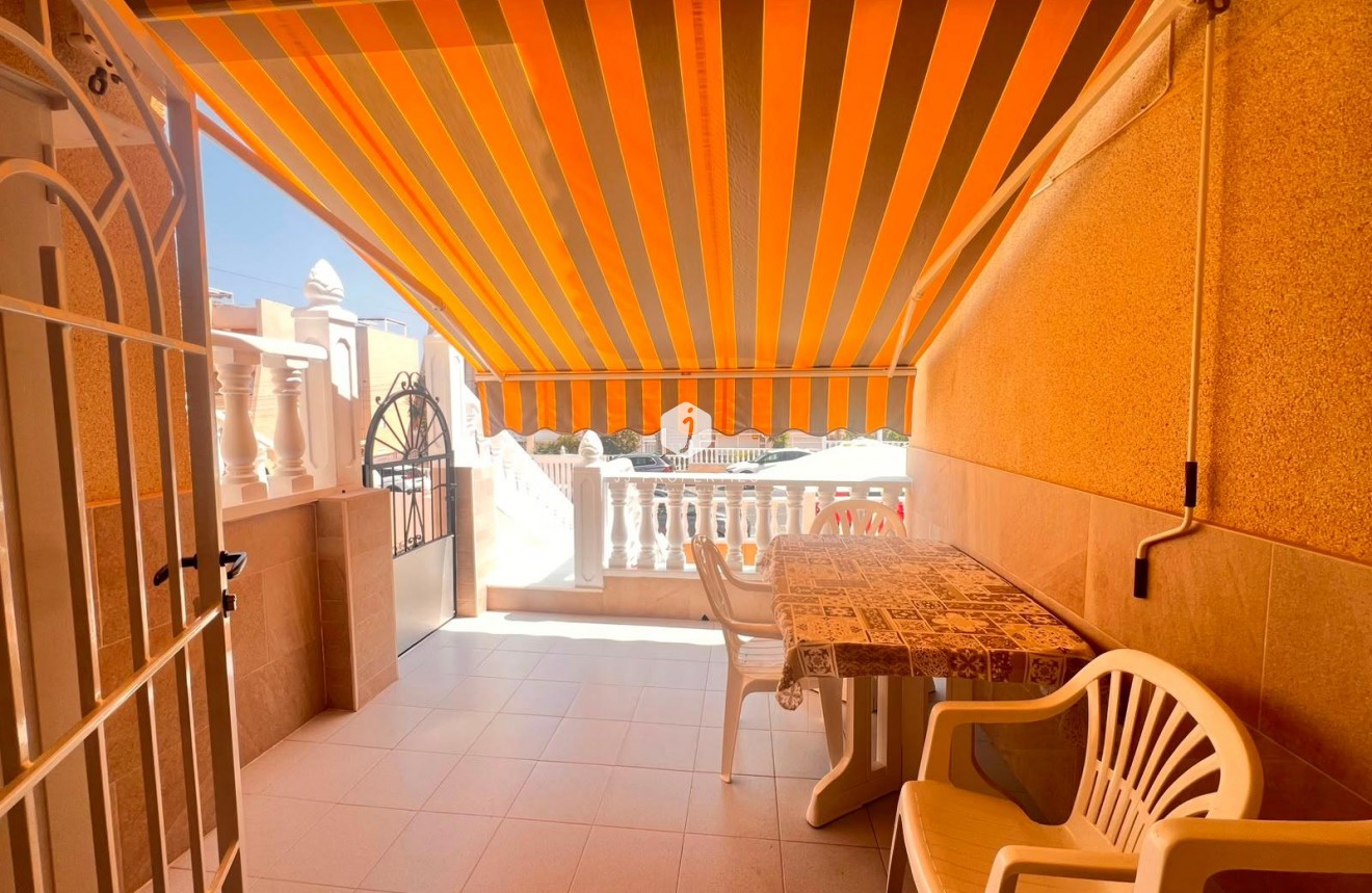 Tweedehands - Bungalow -
Torrevieja - Torrejón