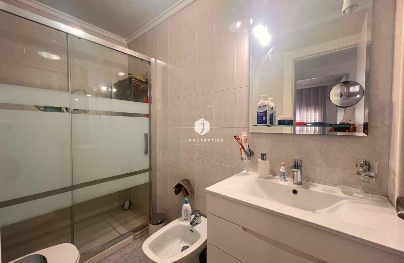Tweedehands - Bungalow -
Torrevieja - Torrejón
