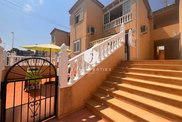 Tweedehands - Bungalow -
Torrevieja - Torrejón