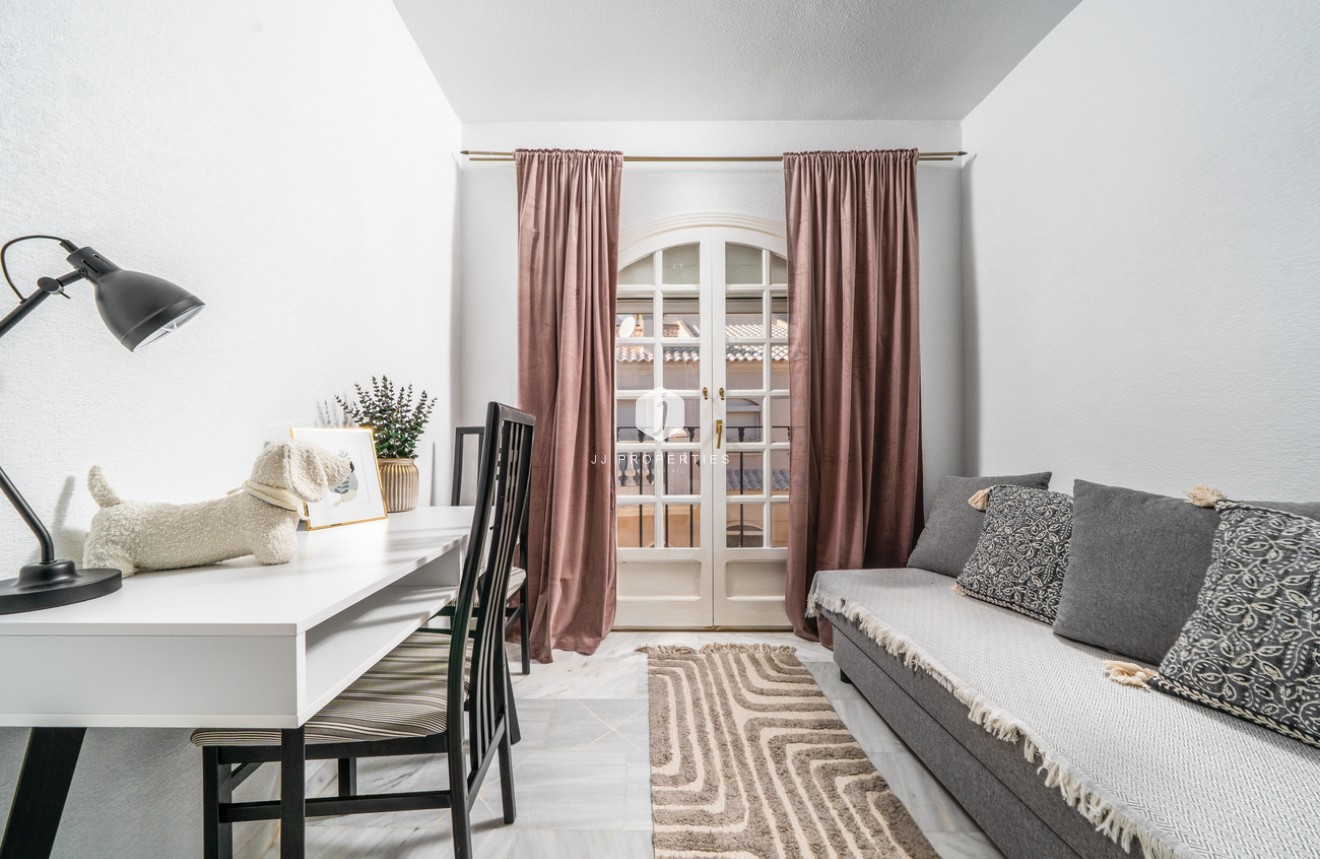Aus zweiter Hand - Wohnung -
Torrevieja - aguas nuevas