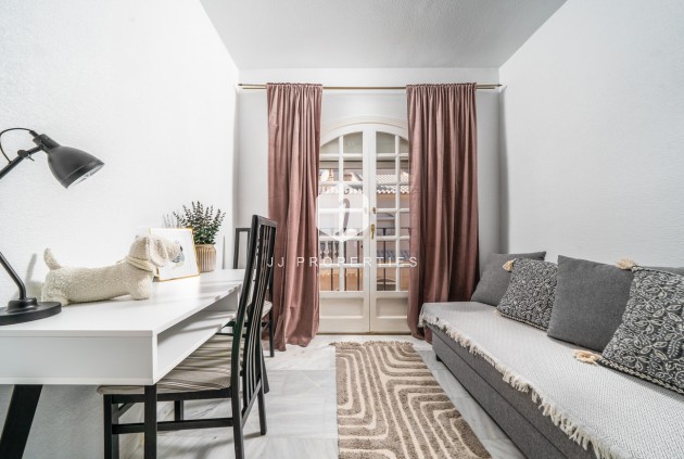 Aus zweiter Hand - Wohnung -
Torrevieja - aguas nuevas