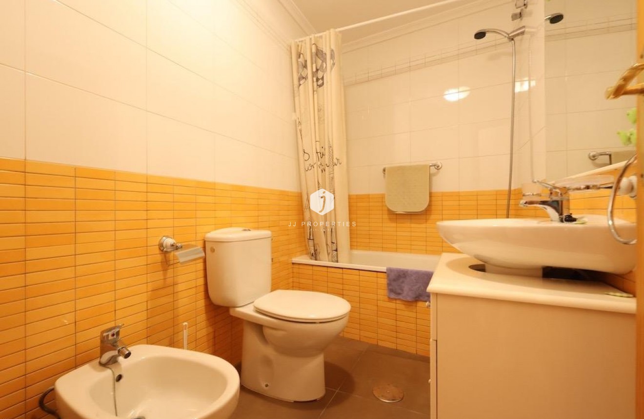 Tweedehands - Appartement / flat -
Torrevieja - Costa Blanca
