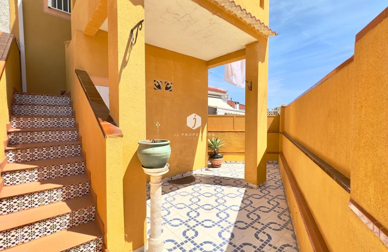 Tweedehands - Bungalow -
Torrevieja - Torretas