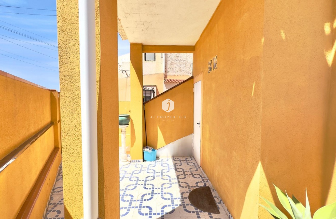 Tweedehands - Bungalow -
Torrevieja - Torretas