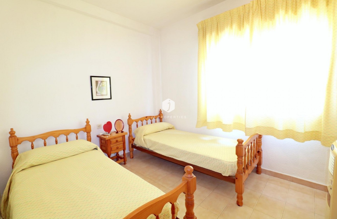 Tweedehands - Bungalow -
Torrevieja - El Acequión - Los Náufragos