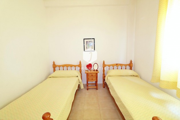 Tweedehands - Bungalow -
Torrevieja - El Acequión - Los Náufragos