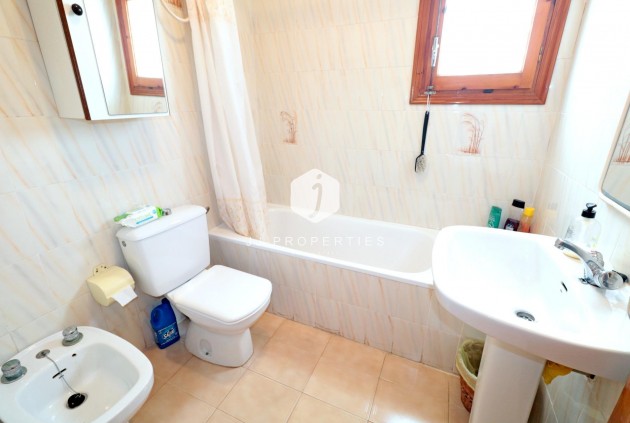 Tweedehands - Bungalow -
Torrevieja - El Acequión - Los Náufragos