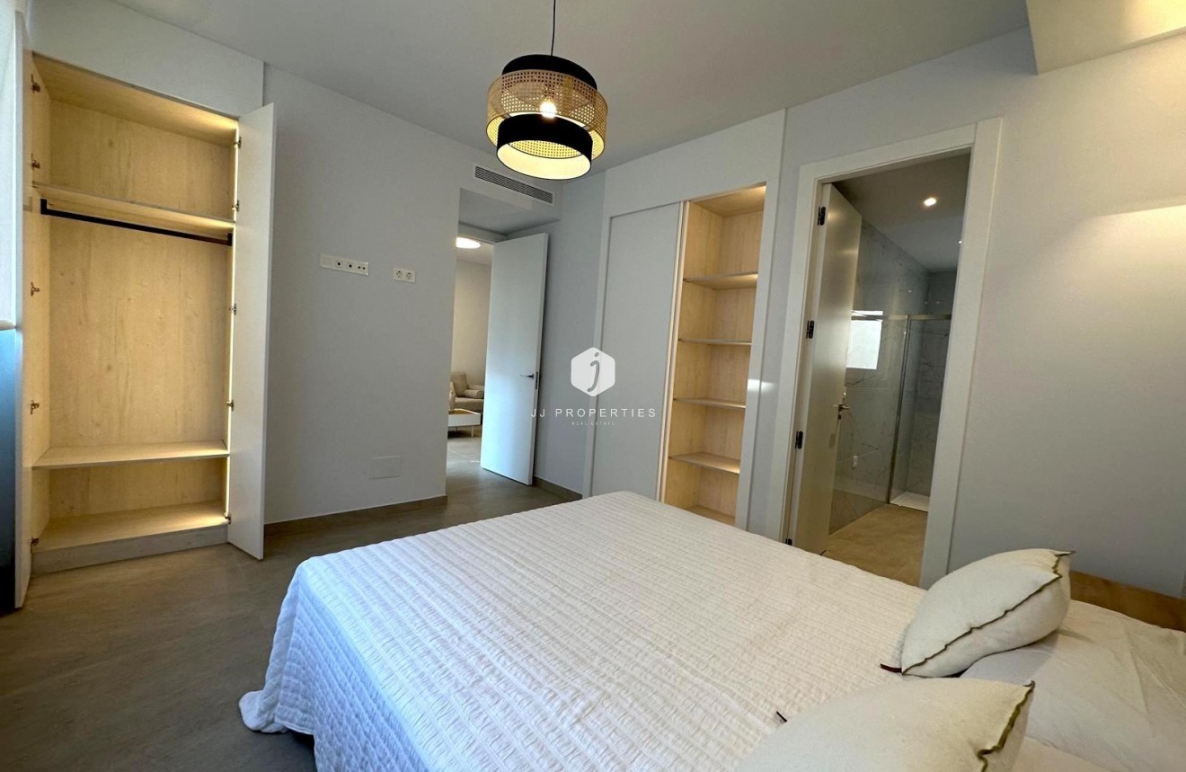 Tweedehands - Appartement / flat -
Torrevieja - Playa del Cura