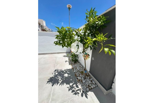 Tweedehands - Bungalow -
Torrevieja - La Siesta - El Salado - Torreta