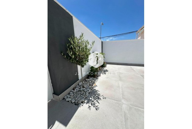 Tweedehands - Bungalow -
Torrevieja - La Siesta - El Salado - Torreta