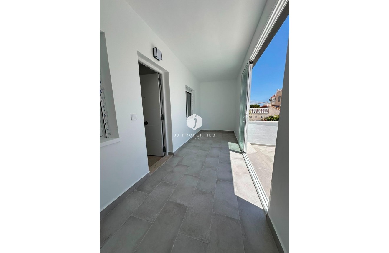 Tweedehands - Bungalow -
Torrevieja - La Siesta - El Salado - Torreta